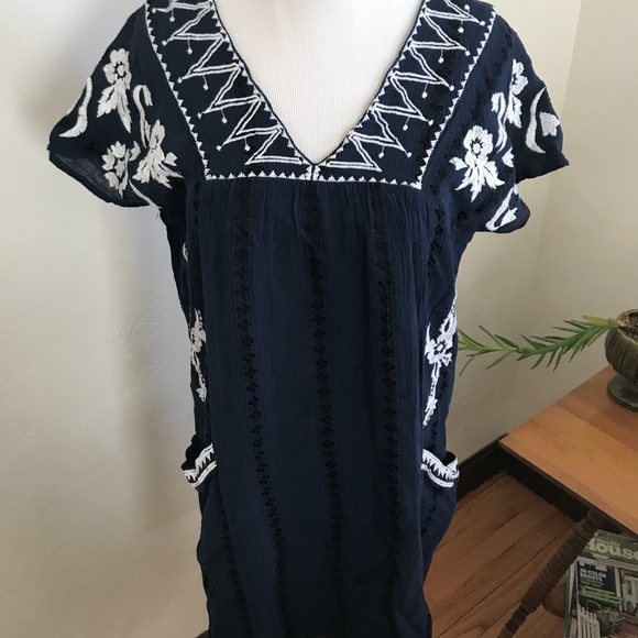 Lucky Brand Dresses & Skirts - Lucky size large embroidered dress